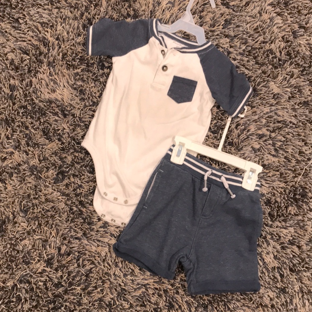 Set of boys onesie and shorts size 24 months